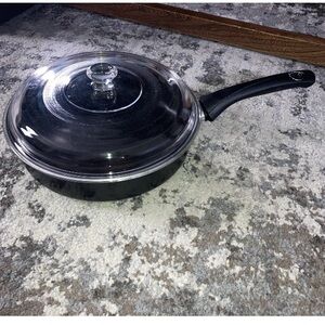 Hamilton Beach 10" Non Stick Aluminum Frying Pan Skillet Stove Top Black & Lid